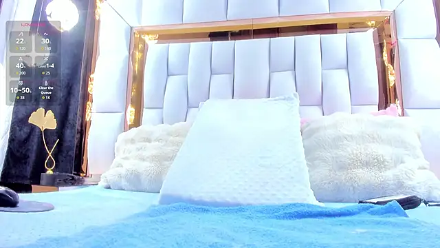 Snapshot of RileySweett chatting on November 26, 11:44 am RileySweett online show from November 26, 11:44 am