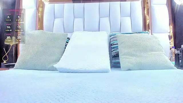 Snapshot of RileySweett chatting on December 17, 11:38 am RileySweett online show from December 17, 11:38 am