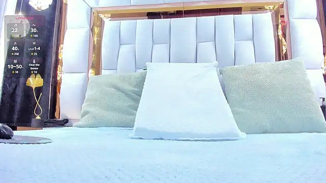 Snapshot of RileySweett chatting on December 21, 11:50 am RileySweett online show from December 21, 11:50 am