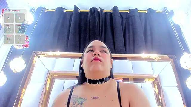 Snapshot of RileySweett chatting on January 10, 11:45 am RileySweett online show from January 10, 11:45 am