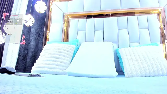 Snapshot of RileySweett chatting on February 25, 11:42 am RileySweett online show from February 25, 11:42 am