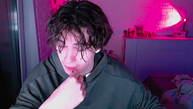 MarkusDean online show from April 14, 7:09 pm