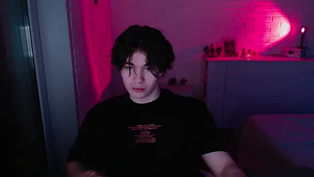 MarkusDean online show from April 23, 5:26 pm