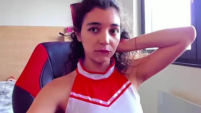 uniquerossie online show from October 31, 8:15 am