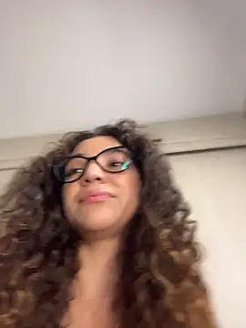 uniquerossie online show from January 19, 7:56 am