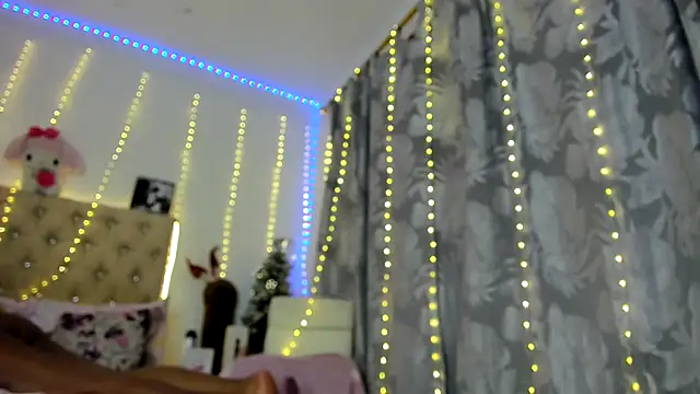 shantallhotxx online show from December 15, 4:55 pm