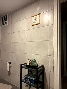 Snapshot of h0rniecollege chatting on November 1, 12:23 am h0rniecollege online show from November 1, 12:23 am