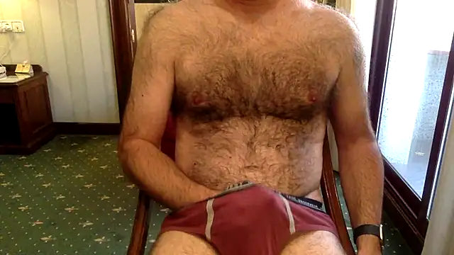 Snapshot of spanishairy chatting on October 3, 11:18 am spanishairy online show from October 3, 11:18 am