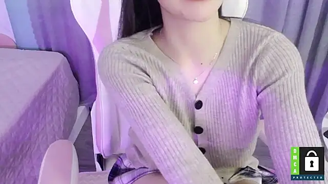 Snapshot of San___San chatting on February 15, 6:12 pm San San online show from February 15, 6:12 pm
