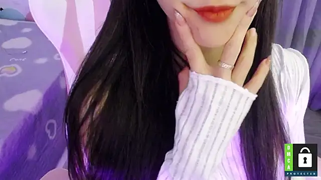 Snapshot of San___San chatting on February 19, 2:44 pm San San online show from February 19, 2:44 pm