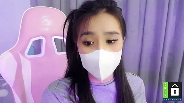 Snapshot of San___San chatting on February 23, 3:40 pm San San online show from February 23, 3:40 pm