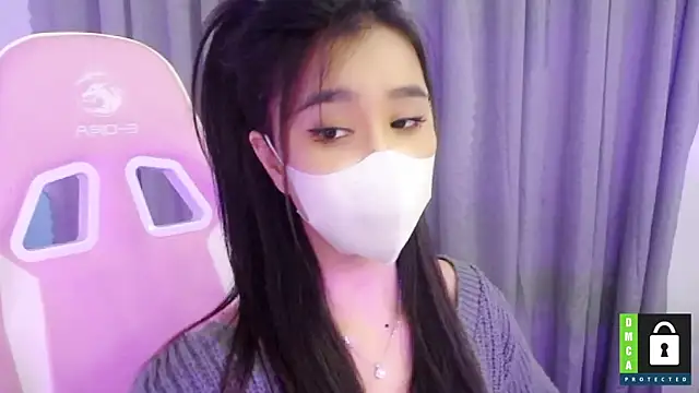 Snapshot of San___San chatting on February 26, 9:58 pm San San online show from February 26, 9:58 pm