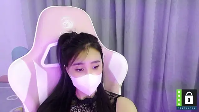 Snapshot of San___San chatting on February 28, 6:52 pm San San online show from February 28, 6:52 pm