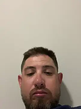 Snapshot of caliguy37 chatting on March 14, 2:10 am caliguy37 online show from March 14, 2:10 am