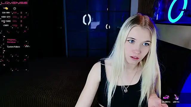 ShhhO O online show from December 27, 9:17 am