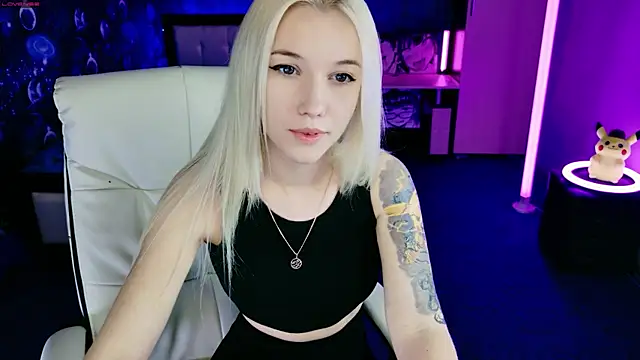 ShhhO O online show from October 2, 10:11 am