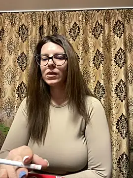 Snapshot of NadiraNoor chatting on February 27, 12:10 am NadiraNoor online show from February 27, 12:10 am