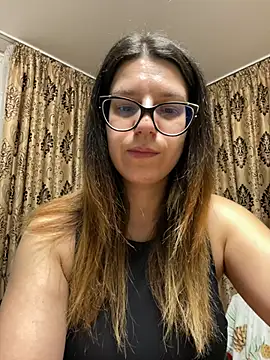 NadiraNoor online show from February 15, 10:39 pm