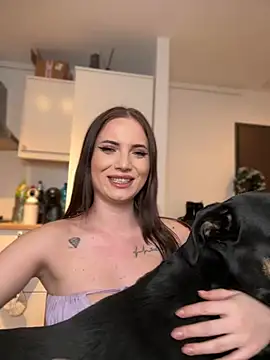 Snapshot of AvaGianna chatting on December 16, 10:13 pm AvaGianna online show from December 16, 10:13 pm