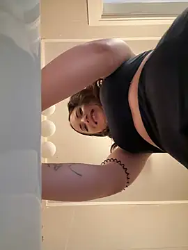 Snapshot of AvaGianna chatting on December 19, 8:13 pm AvaGianna online show from December 19, 8:13 pm