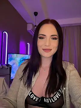 Snapshot of AvaGianna chatting on February 5, 5:42 pm AvaGianna online show from February 5, 5:42 pm