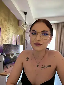 Snapshot of AvaGianna chatting on March 7, 9:51 am AvaGianna online show from March 7, 9:51 am