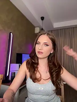 Snapshot of AvaGianna chatting on October 19, 8:48 am AvaGianna online show from October 19, 8:48 am