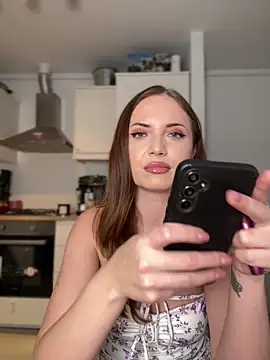 Snapshot of AvaGianna chatting on November 4, 2:16 pm AvaGianna online show from November 4, 2:16 pm