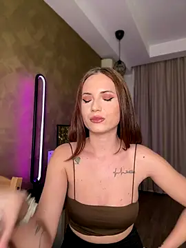 Snapshot of AvaGianna chatting on November 18, 4:11 pm AvaGianna online show from November 18, 4:11 pm