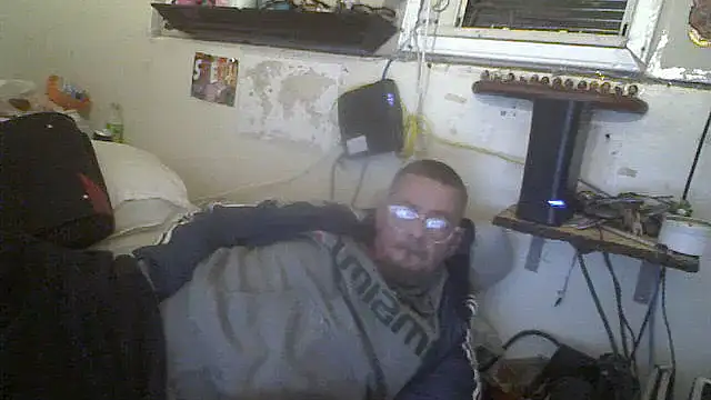 Snapshot of samnmike chatting on February 17, 3:20 pm samnmike online show from February 17, 3:20 pm