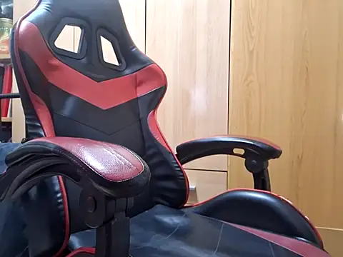 Snapshot of Javier_bear chatting on February 15, 2:33 pm Javier bear online show from February 15, 2:33 pm