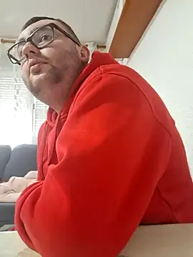 Snapshot of Javier_bear chatting on February 17, 9:41 pm Javier bear online show from February 17, 9:41 pm