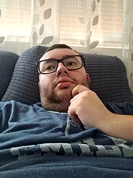 Snapshot of Javier_bear chatting on February 22, 10:07 am Javier bear online show from February 22, 10:07 am