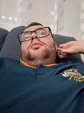 Snapshot of Javier_bear chatting on March 15, 9:49 pm Javier bear online show from March 15, 9:49 pm