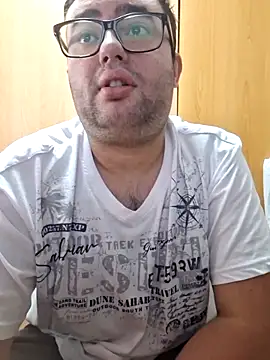 Snapshot of Javier_bear chatting on September 10, 9:42 am Javier bear online show from September 10, 9:42 am