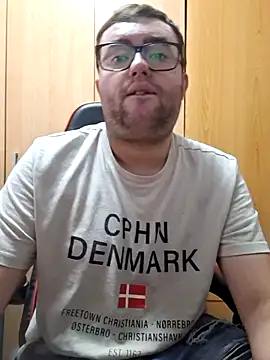 Snapshot of Javier_bear chatting on September 12, 12:38 pm Javier bear online show from September 12, 12:38 pm