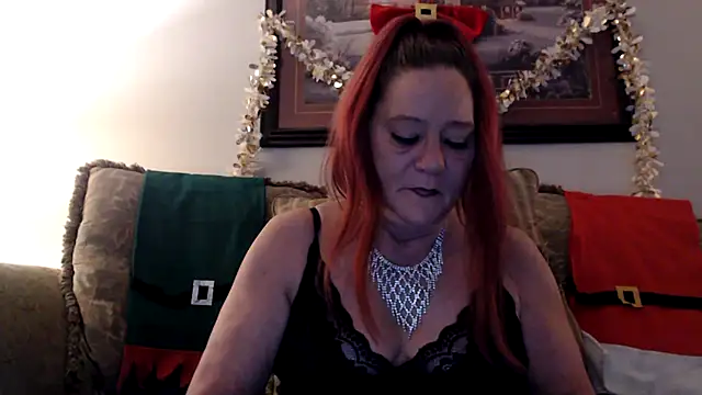 Snapshot of LexxiLeeds chatting on December 30, 12:43 am LexxiLeeds online show from December 30, 12:43 am