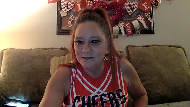 Snapshot of LexxiLeeds chatting on February 10, 12:08 am LexxiLeeds online show from February 10, 12:08 am