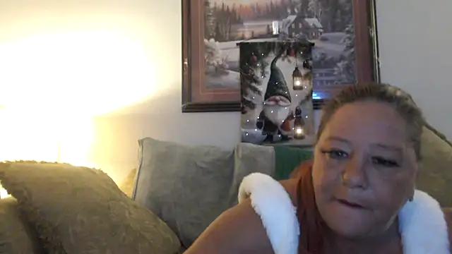 Snapshot of LexxiLeeds chatting on December 22, 11:40 am LexxiLeeds online show from December 22, 11:40 am