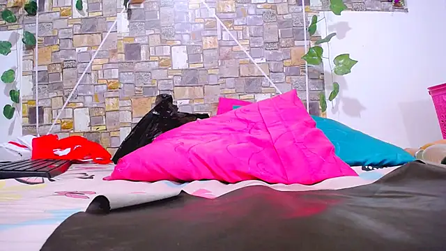 MaidenGame online show from October 31, 3:46 pm