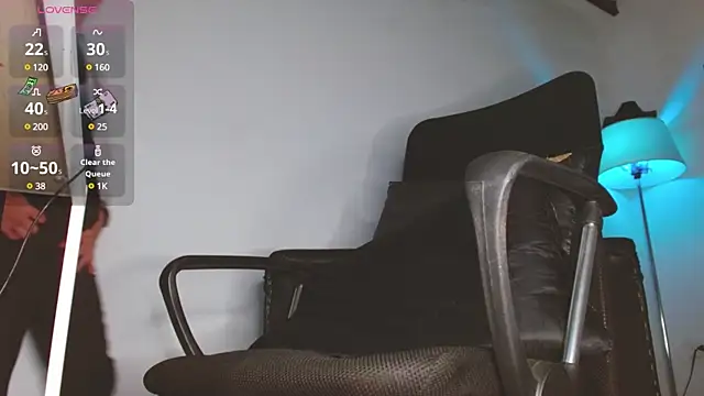 Snapshot of leonal_oconer chatting on February 6, 8:23 pm leonal oconer online show from February 6, 8:23 pm