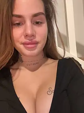 EmiliaCatalina online show from February 17, 10:47 pm