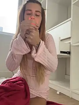 EmiliaCatalina online show from October 29, 8:32 pm