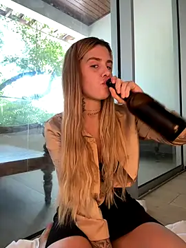 EmiliaCatalina online show from November 30, 5:39 pm