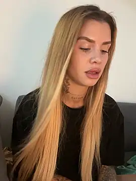 EmiliaCatalina online show from January 15, 8:12 pm