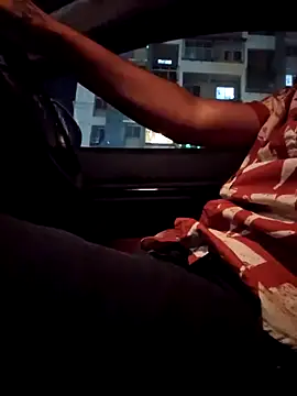 Snapshot of desi_strip_alfa chatting on December 17, 1:38 pm desi strip alfa online show from December 17, 1:38 pm