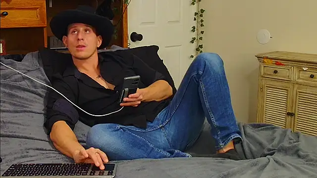 zack Fisher online show from February 6, 12:26 am