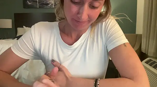 Snapshot of Aggbb chatting on January 19, 1:43 am Aggbb online show from January 19, 1:43 am