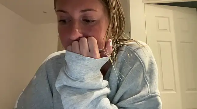 Snapshot of Aggbb chatting on February 11, 12:05 pm Aggbb online show from February 11, 12:05 pm