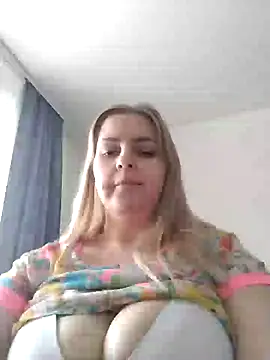 Snapshot of Lady_nice_cat chatting on January 27, 7:35 am Lady nice cat online show from January 27, 7:35 am